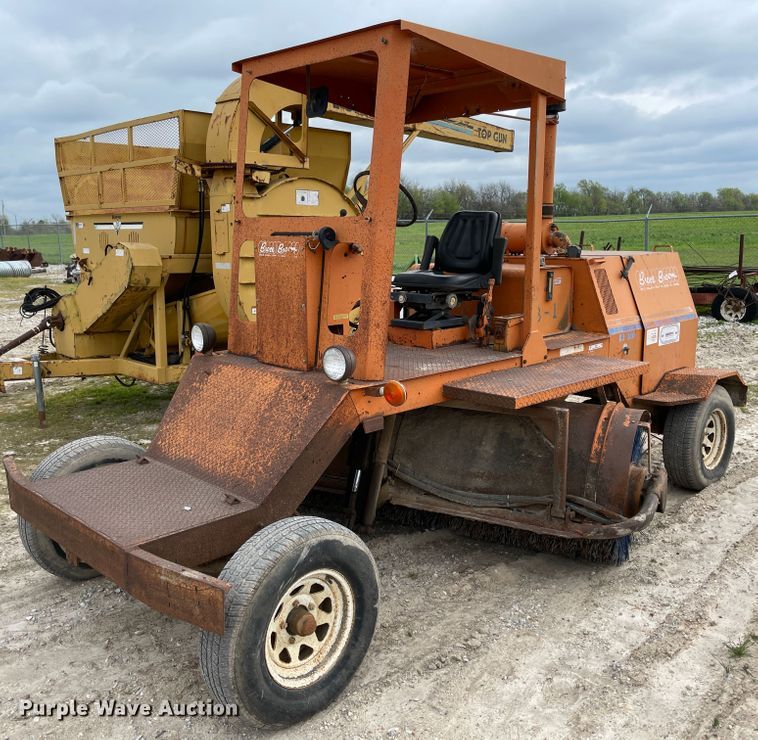 image for item II9397 1997 Broce RJ300  broom