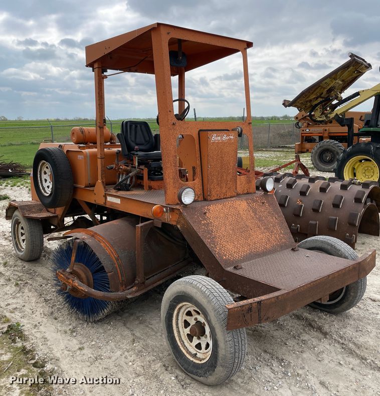 image for item II9397 1997 Broce RJ300  broom