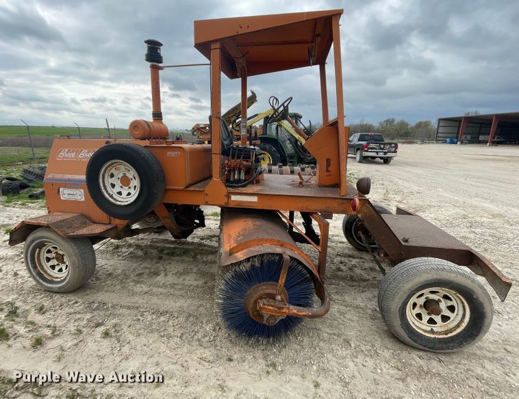 image for item II9397 1997 Broce RJ300  broom