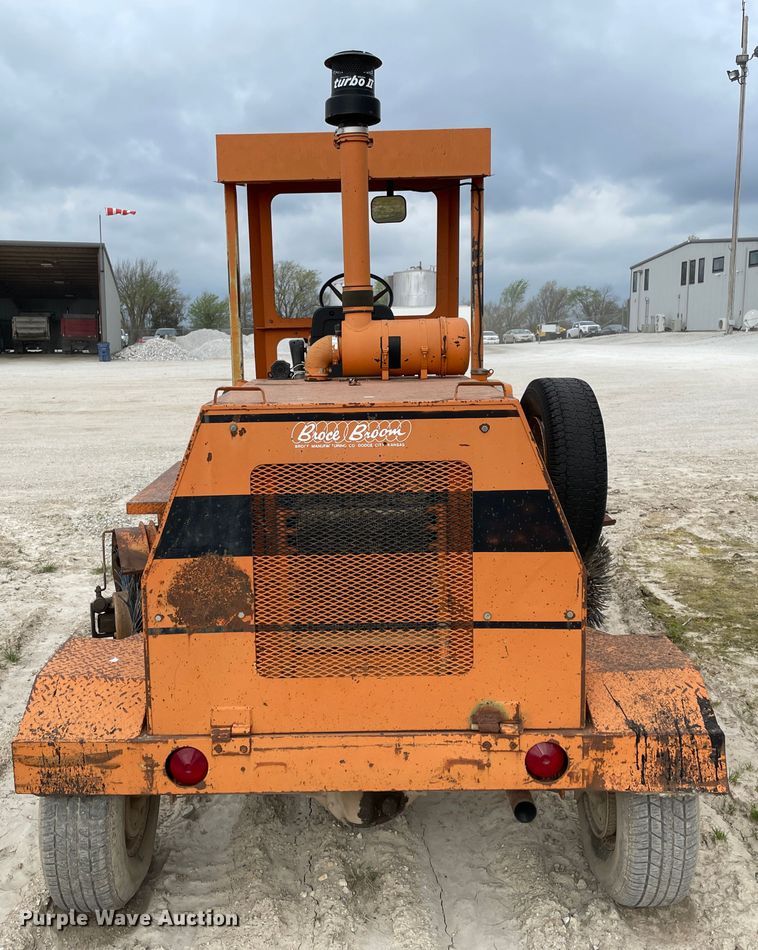 image for item II9397 1997 Broce RJ300  broom