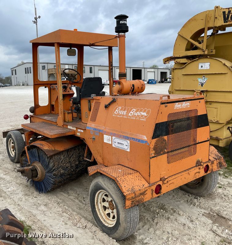 image for item II9397 1997 Broce RJ300  broom