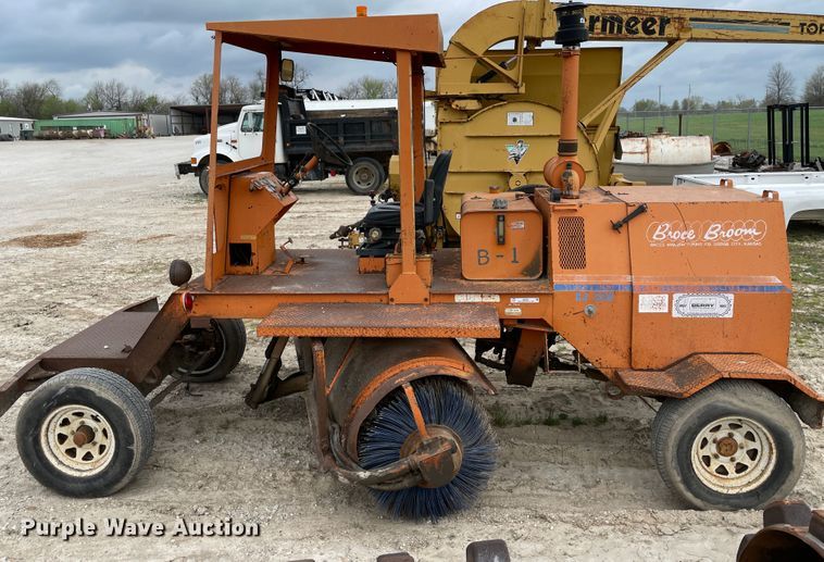 image for item II9397 1997 Broce RJ300  broom