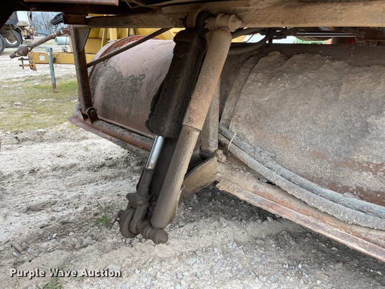 image for item II9397 1997 Broce RJ300  broom