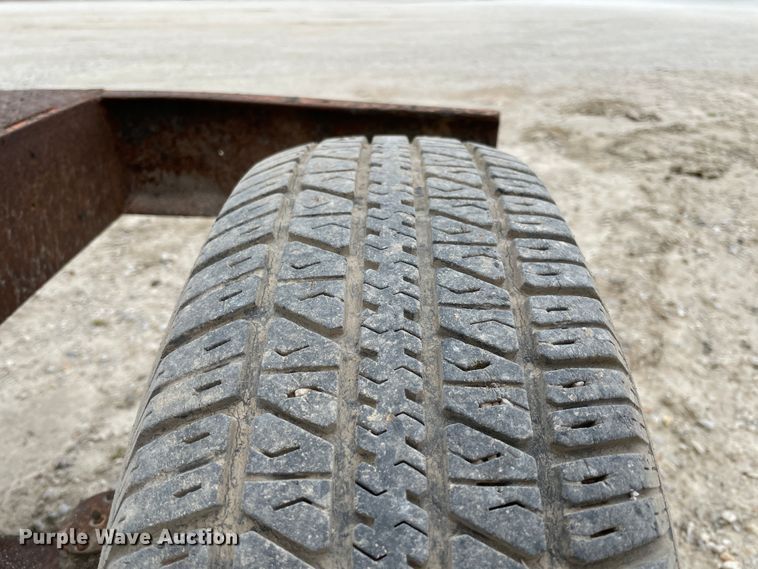 image for item II9397 1997 Broce RJ300  broom