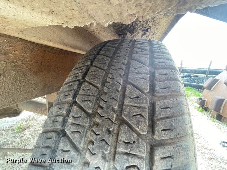 image for item II9397 1997 Broce RJ300  broom