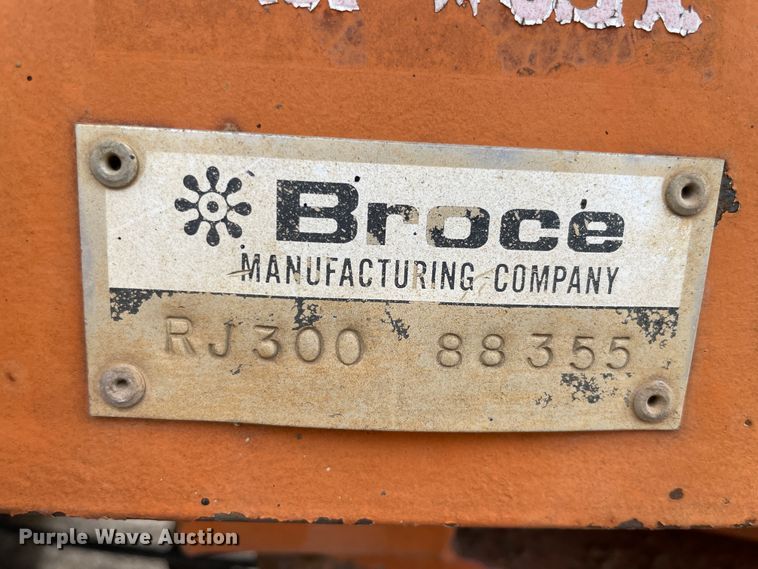 image for item II9397 1997 Broce RJ300  broom