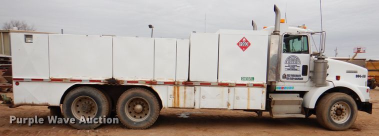 image for item II9883 1993 Kenworth T800  lube truck