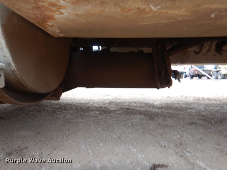 image for item II9883 1993 Kenworth T800  lube truck