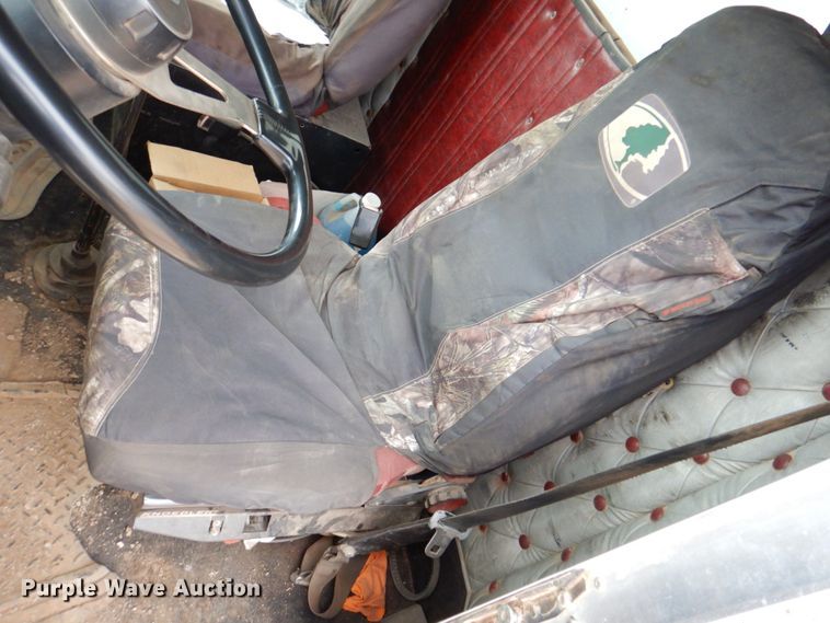 image for item II9883 1993 Kenworth T800  lube truck