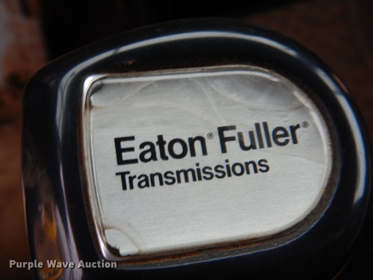 image for item II9883 1993 Kenworth T800  lube truck