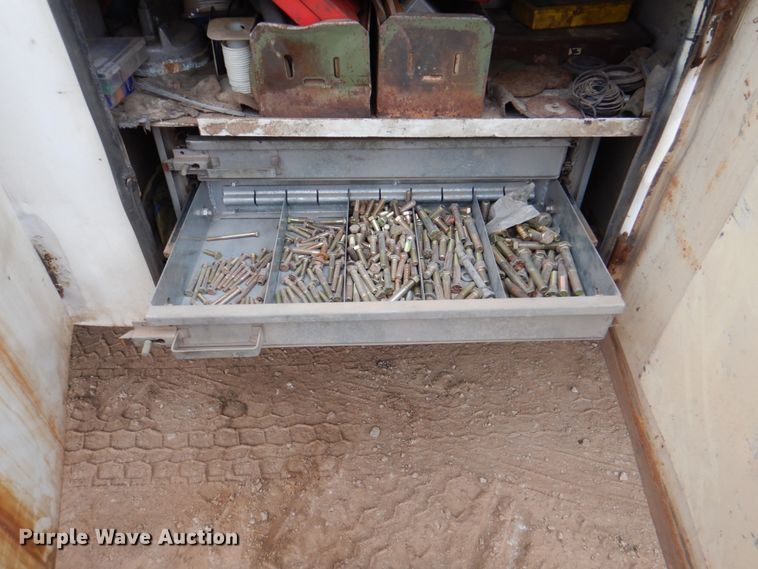 image for item II9883 1993 Kenworth T800  lube truck