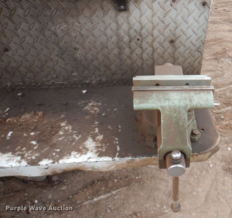 image for item II9883 1993 Kenworth T800  lube truck