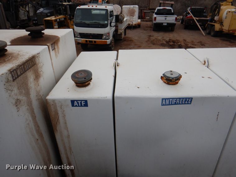 image for item II9883 1993 Kenworth T800  lube truck