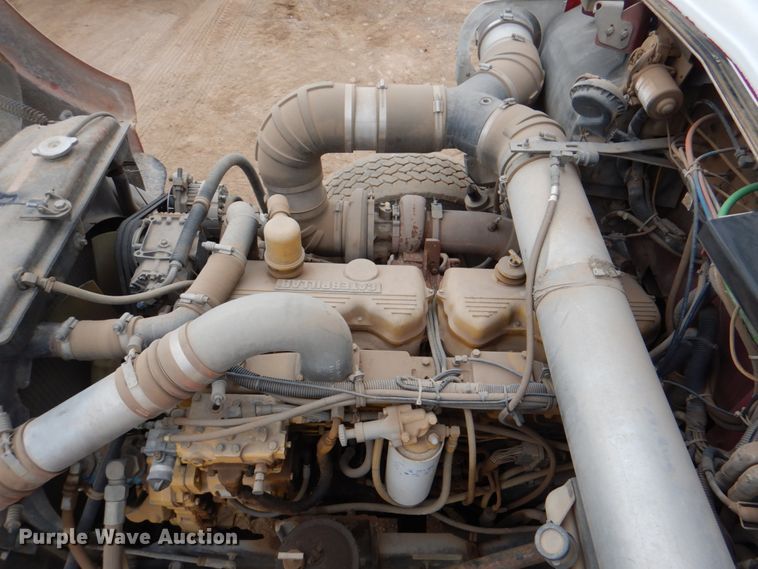 image for item II9883 1993 Kenworth T800  lube truck