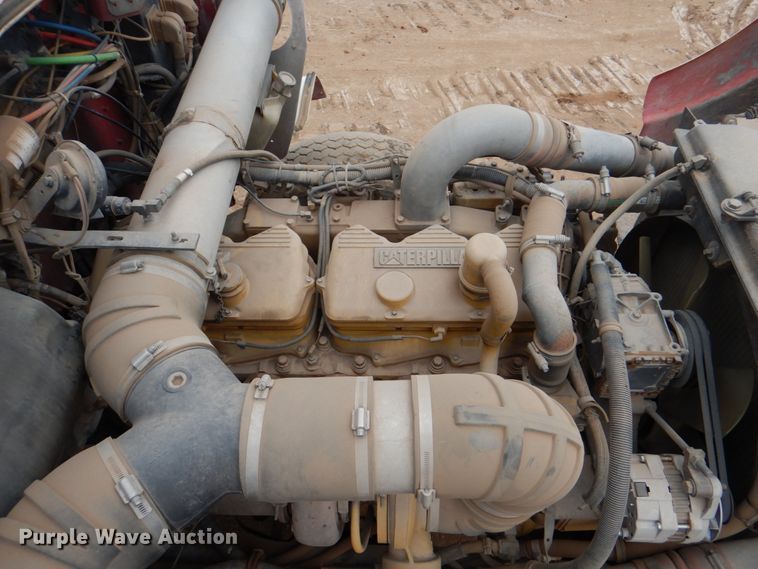 image for item II9883 1993 Kenworth T800  lube truck