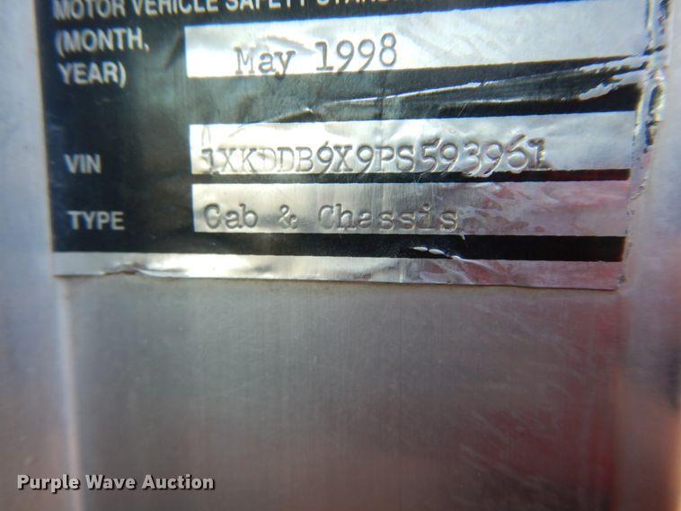 image for item II9883 1993 Kenworth T800  lube truck