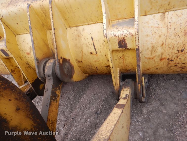 image for item II9886 2000 Komatsu WA380-3ML  wheel loader