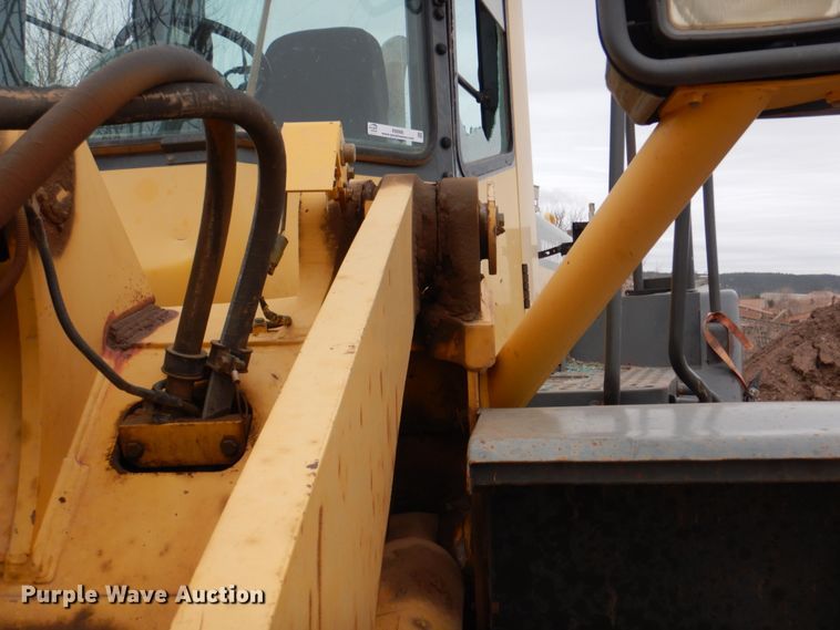 image for item II9886 2000 Komatsu WA380-3ML  wheel loader