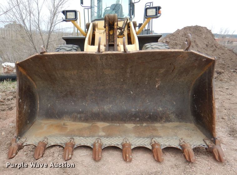 image for item II9886 2000 Komatsu WA380-3ML  wheel loader