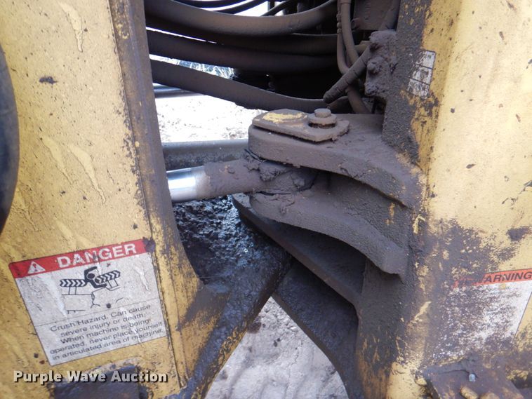 image for item II9886 2000 Komatsu WA380-3ML  wheel loader