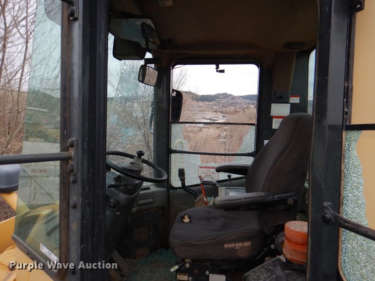 image for item II9886 2000 Komatsu WA380-3ML  wheel loader