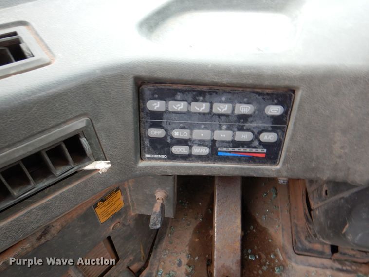 image for item II9886 2000 Komatsu WA380-3ML  wheel loader