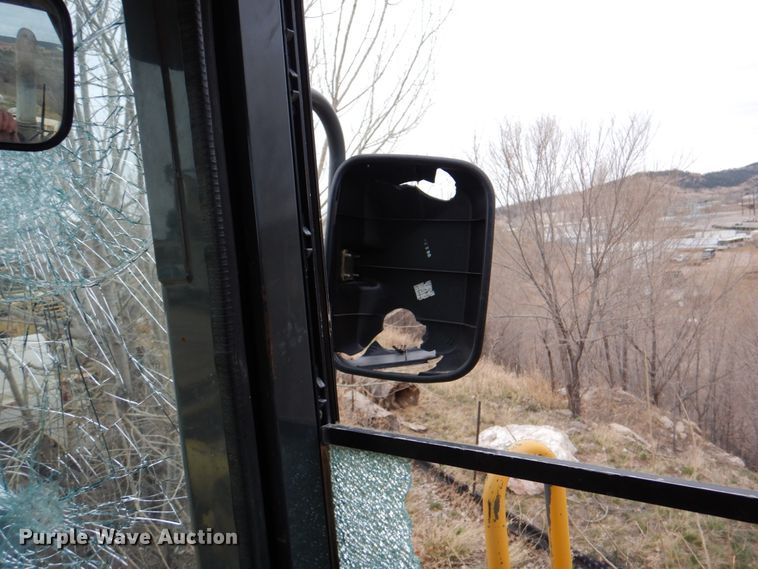 image for item II9886 2000 Komatsu WA380-3ML  wheel loader