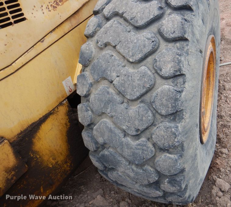 image for item II9886 2000 Komatsu WA380-3ML  wheel loader