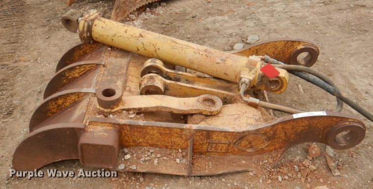 image for item II9890 Caterpillar hydraulic thumb