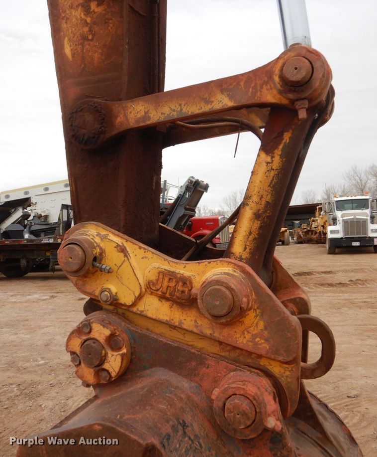 image for item II9891 1996 Komatsu PC200LC-6  excavator