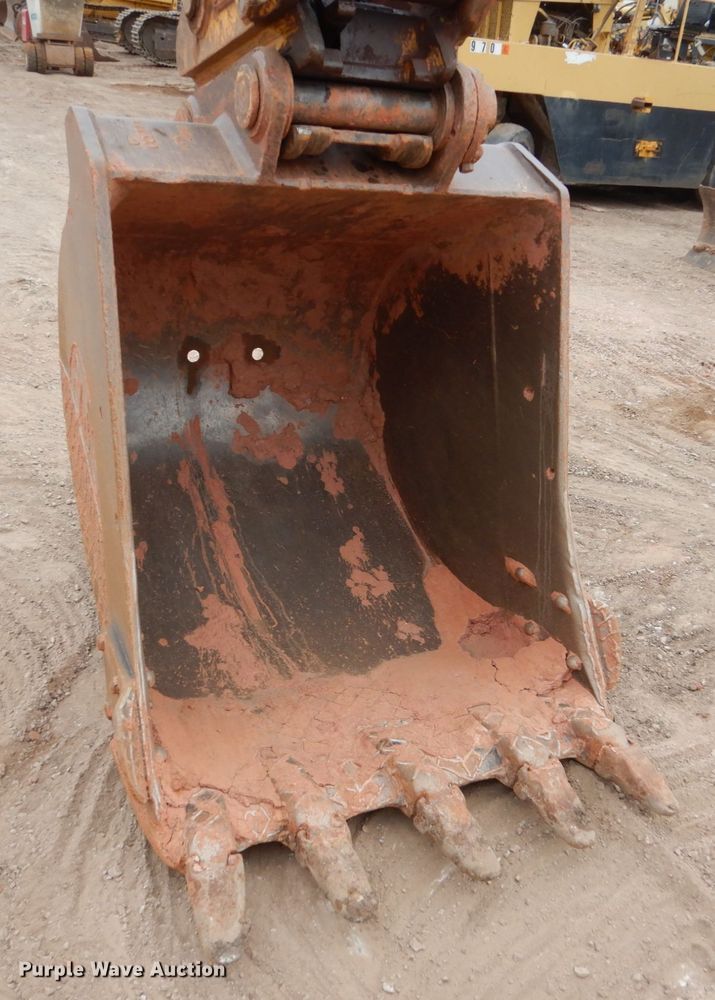 image for item II9891 1996 Komatsu PC200LC-6  excavator