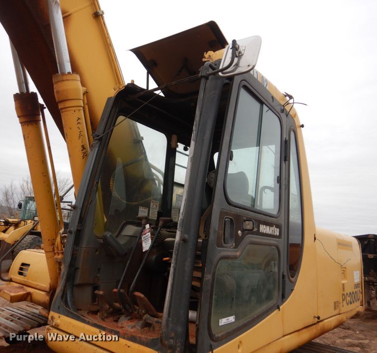 image for item II9891 1996 Komatsu PC200LC-6  excavator