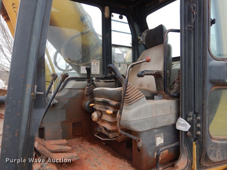image for item II9891 1996 Komatsu PC200LC-6  excavator
