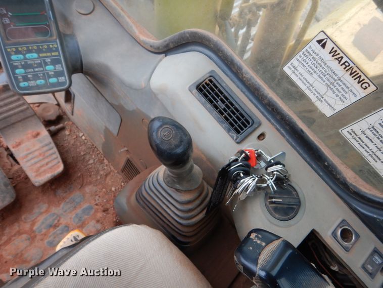 image for item II9891 1996 Komatsu PC200LC-6  excavator