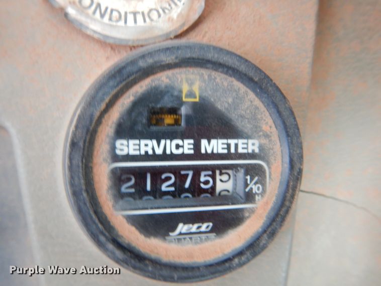 image for item II9891 1996 Komatsu PC200LC-6  excavator