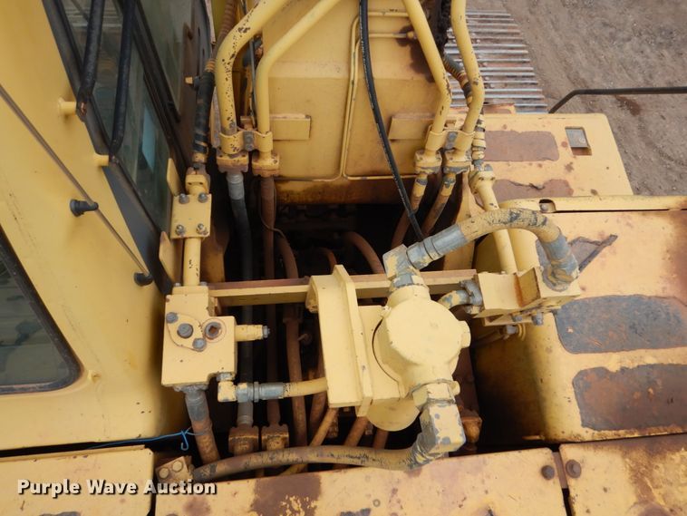 image for item II9891 1996 Komatsu PC200LC-6  excavator