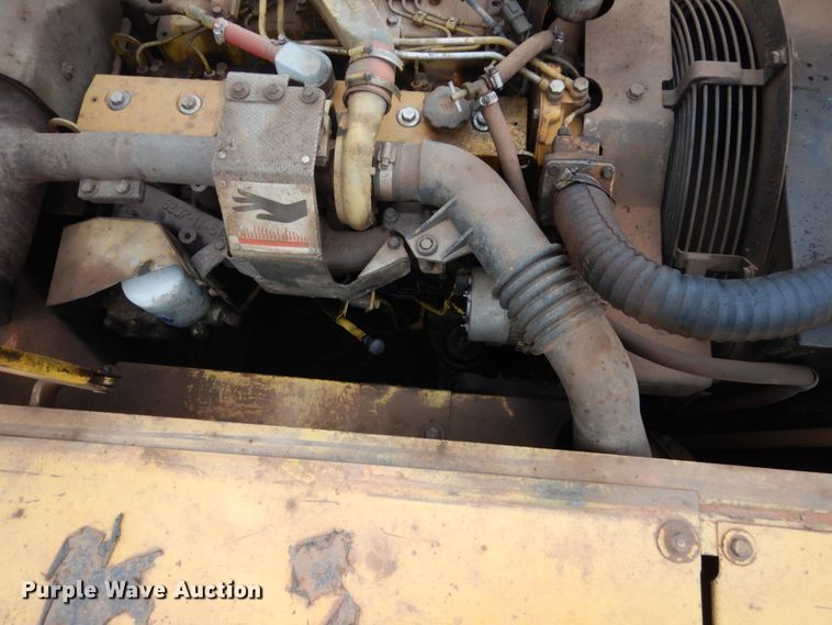 image for item II9891 1996 Komatsu PC200LC-6  excavator