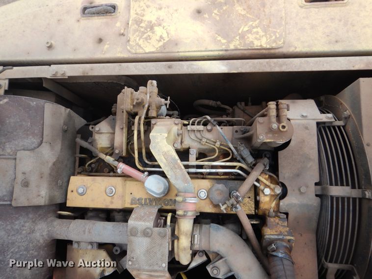 image for item II9891 1996 Komatsu PC200LC-6  excavator