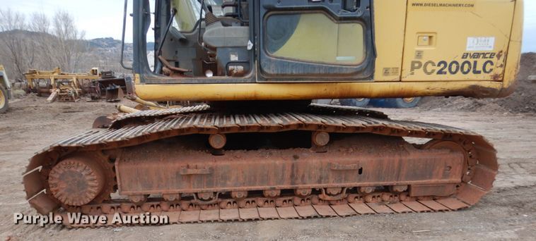 image for item II9891 1996 Komatsu PC200LC-6  excavator