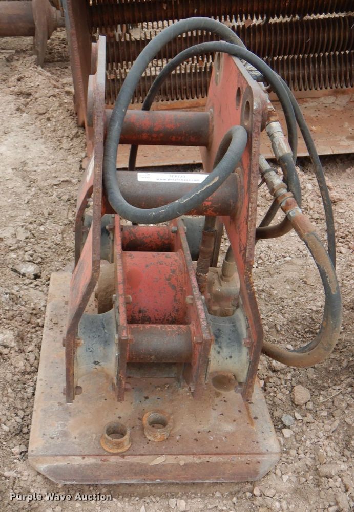 image for item II9893 Genpac excavator plate compactor