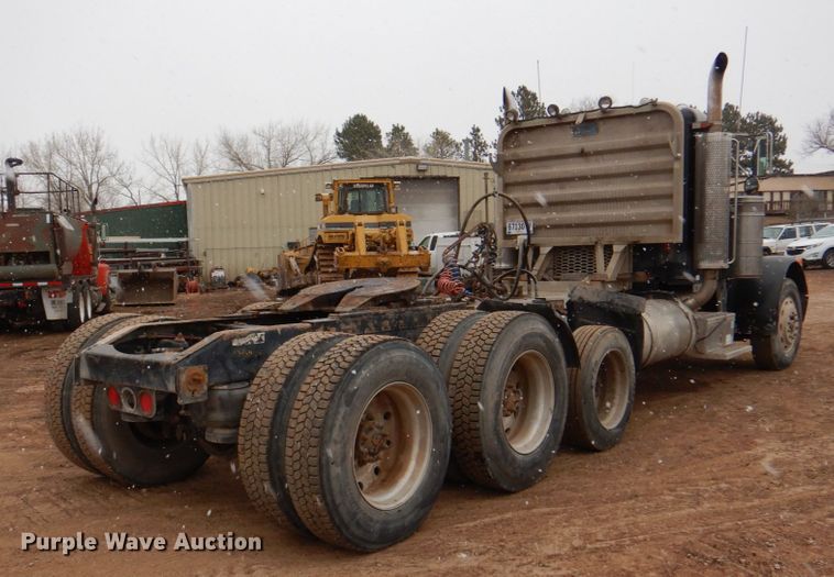 image for item II9897 1994 Peterbilt 379  semi truck