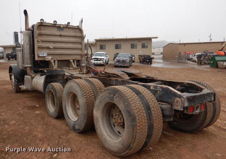 image for item II9897 1994 Peterbilt 379  semi truck