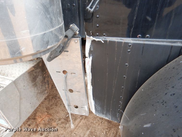 image for item II9897 1994 Peterbilt 379  semi truck