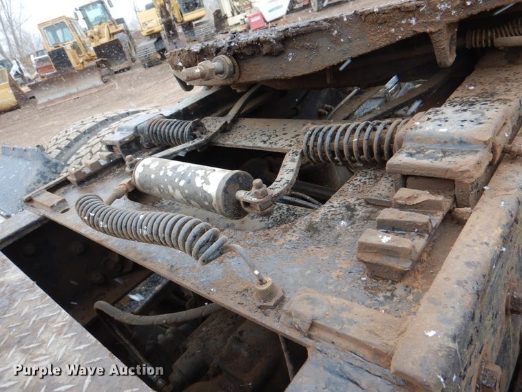 image for item II9897 1994 Peterbilt 379  semi truck