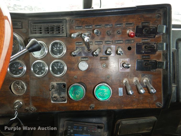 image for item II9897 1994 Peterbilt 379  semi truck