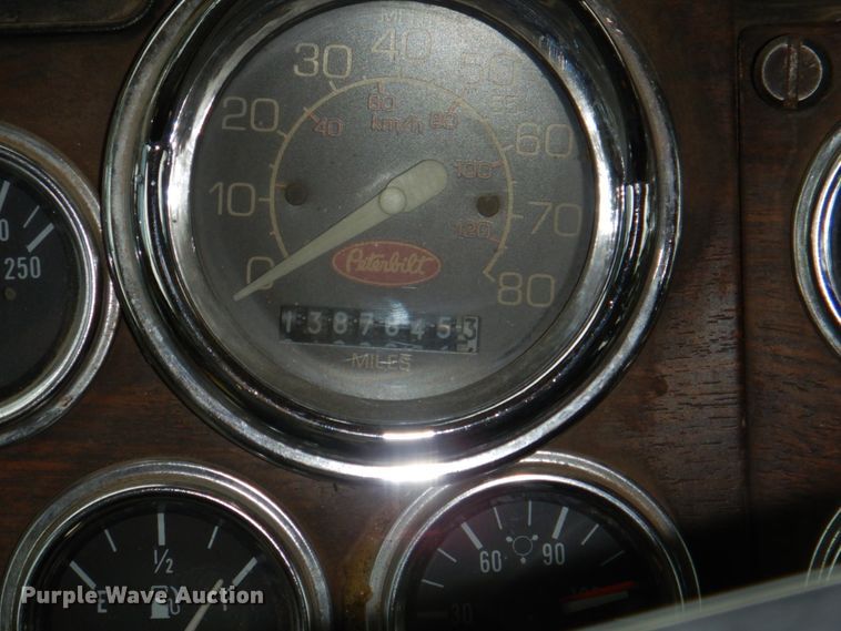 image for item II9897 1994 Peterbilt 379  semi truck