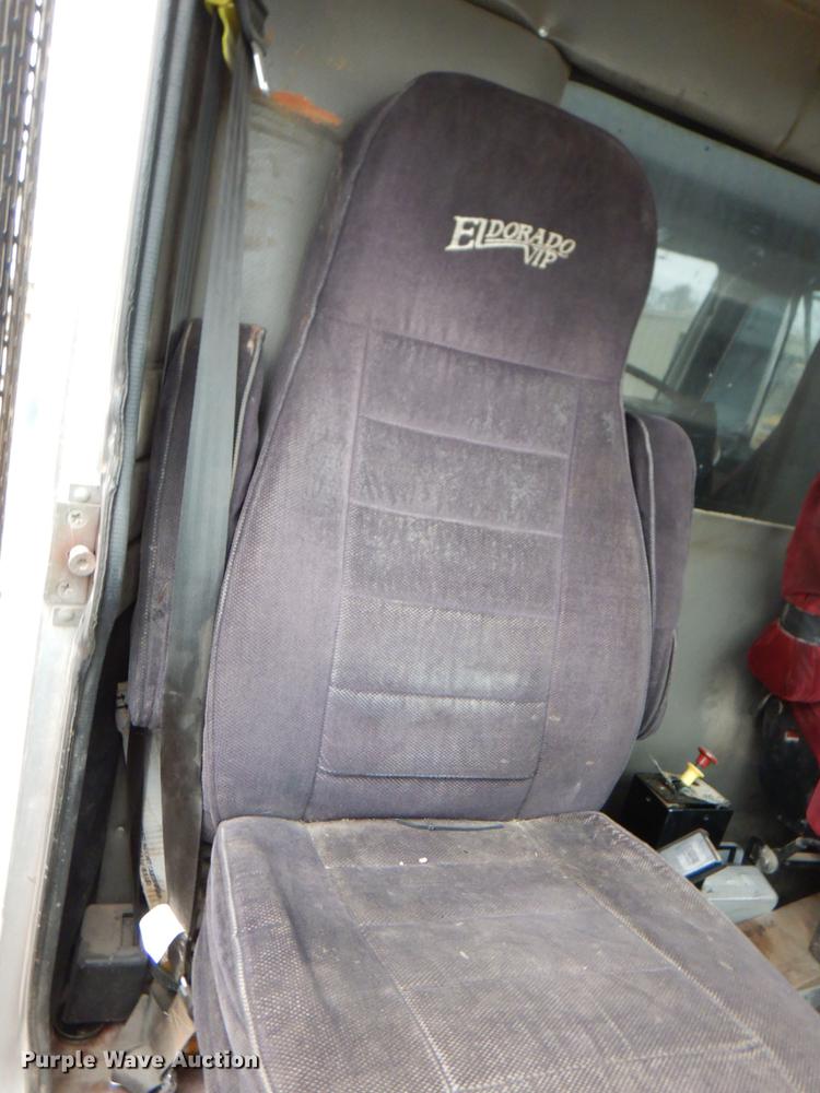 image for item II9897 1994 Peterbilt 379  semi truck