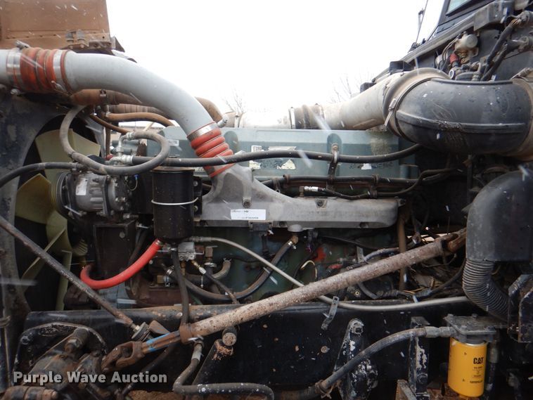 image for item II9897 1994 Peterbilt 379  semi truck