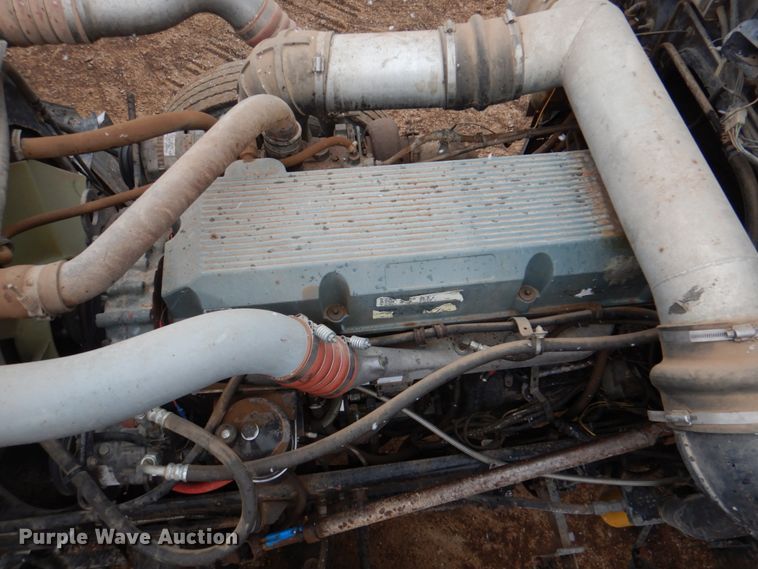 image for item II9897 1994 Peterbilt 379  semi truck