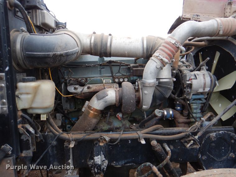 image for item II9897 1994 Peterbilt 379  semi truck